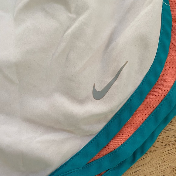 Nike Dri Fit Women’s Size Small White Lined‎ Poly Drawstring Athletic Shorts - Picture 4 of 13